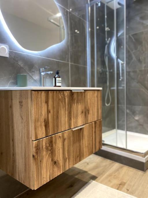 Refuge Boheme Au Coeur Du Jura Apartment โมเรซ์ ภายนอก รูปภาพ